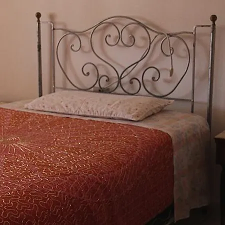 Il Villino Della Nonna B&B 토레 데이 코르사리